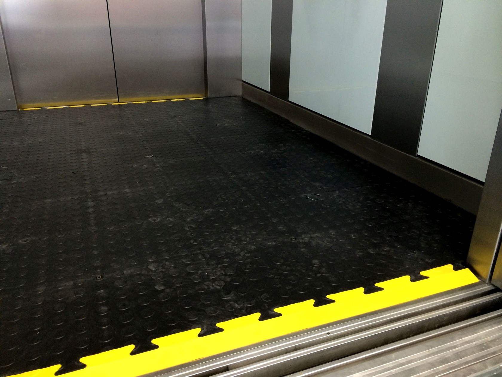 Floor protection thick according to specification